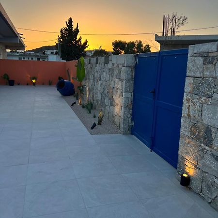 Cora May Central Villa With Private Pool 200M To The Beach Faliraki Exterior foto